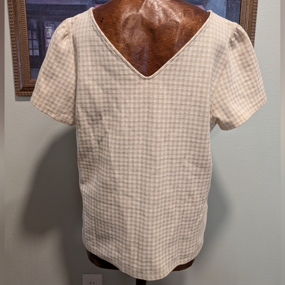 Gingham Flutter Sleeve V-Neck Tee - Picture 4 of 5